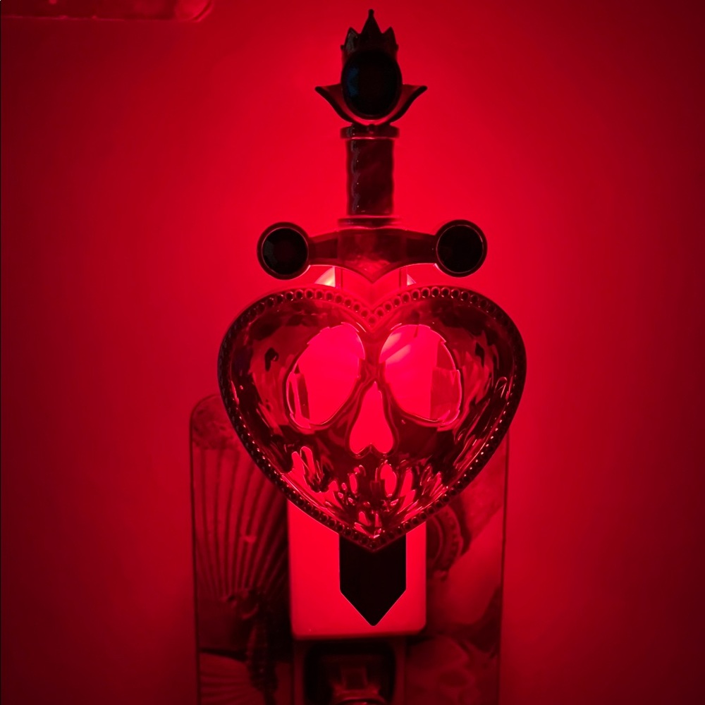 Evil Queen Pierced Heart-Wall Accent- Scent Control & Nighlight. Limited Edition